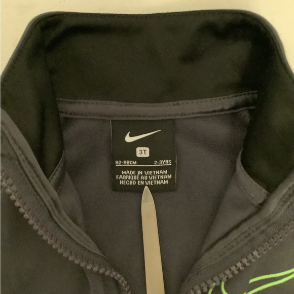 Nike zip up coat - Picture 2 of 3